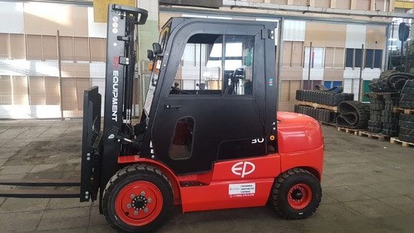 Автопогрузчик бензиновый EP CPQD30T3